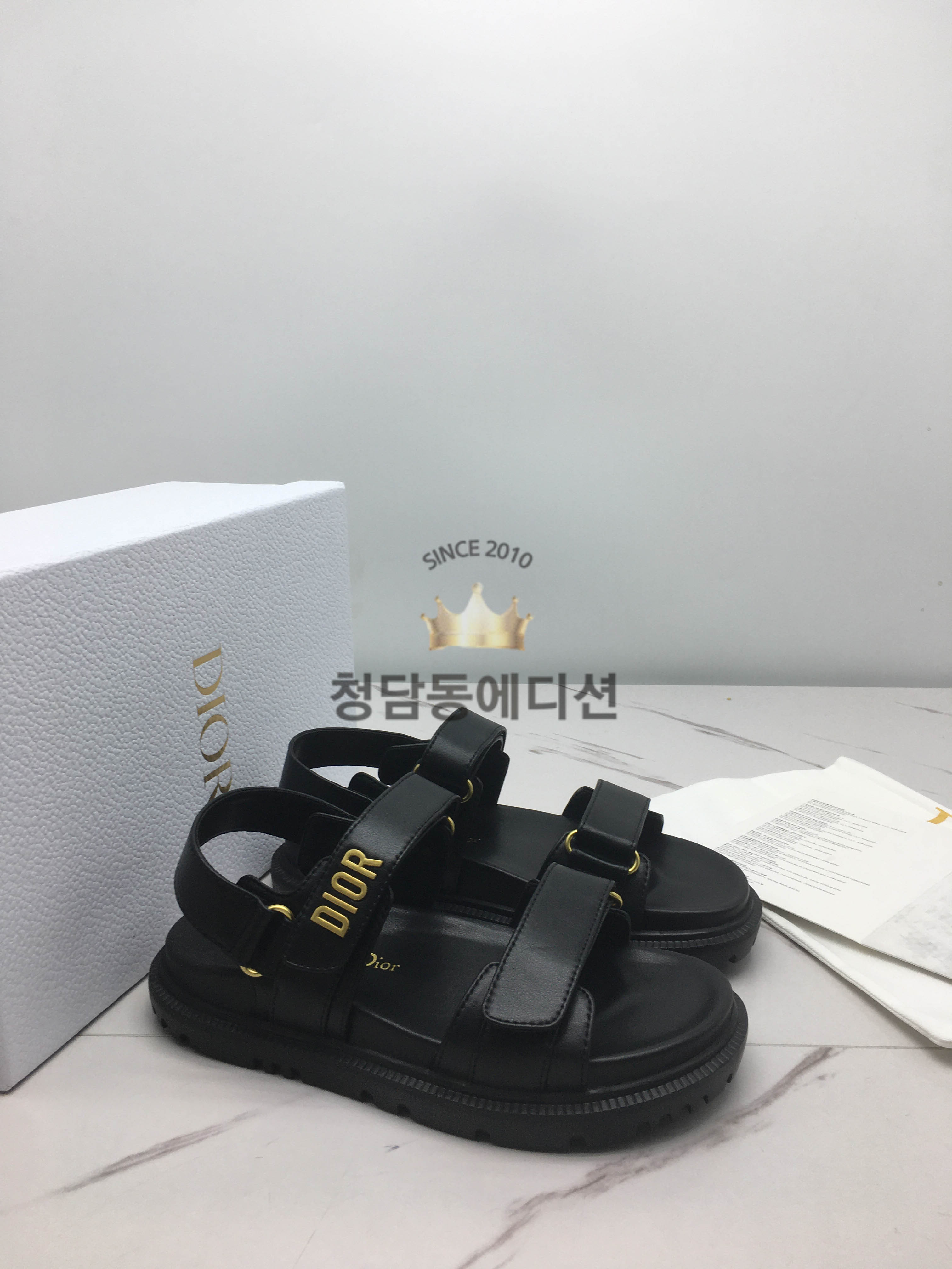 디올 샌들