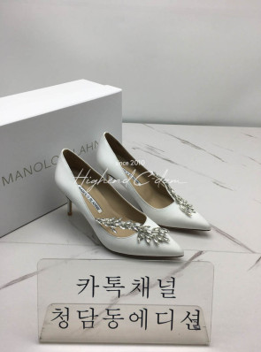 마놀로 블라닉 펌프스 (7cm)
