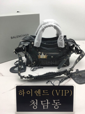 발렌시아가 네오 카골백 XS (컬러 그레이 은장)