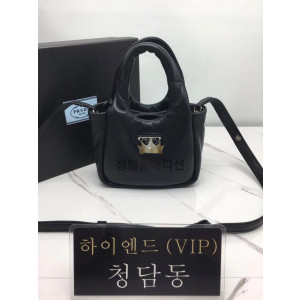 프라다 소프트 나파가죽 스몰 패딩백 1BA359