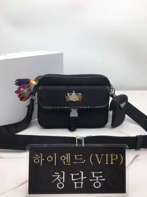프라다 리나일론 사피아노 가죽 숄더백 2VH133