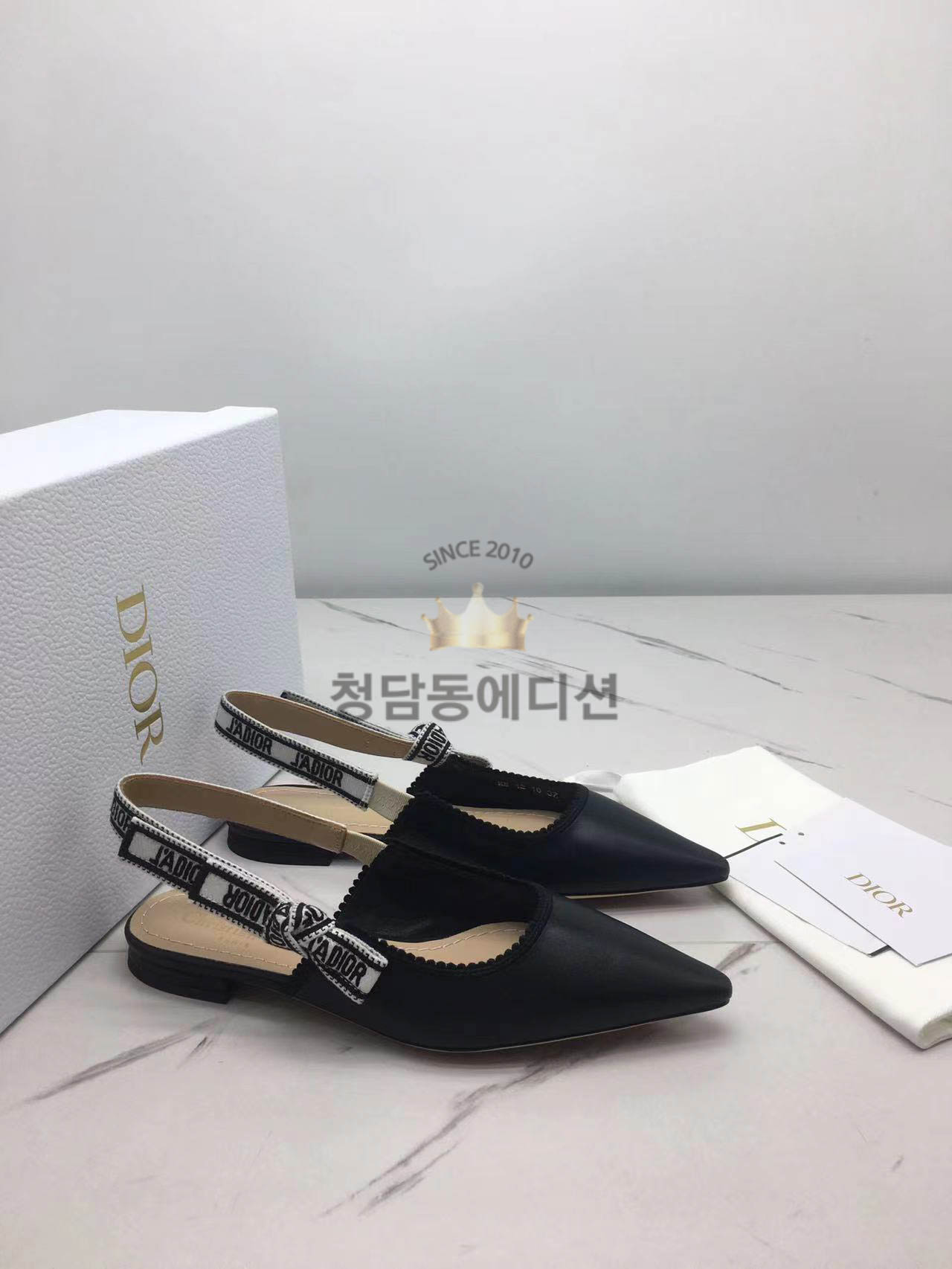디올 플랫샌들